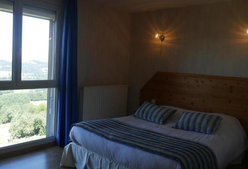 Номер Стандарт, Logis Le Saint Cyr