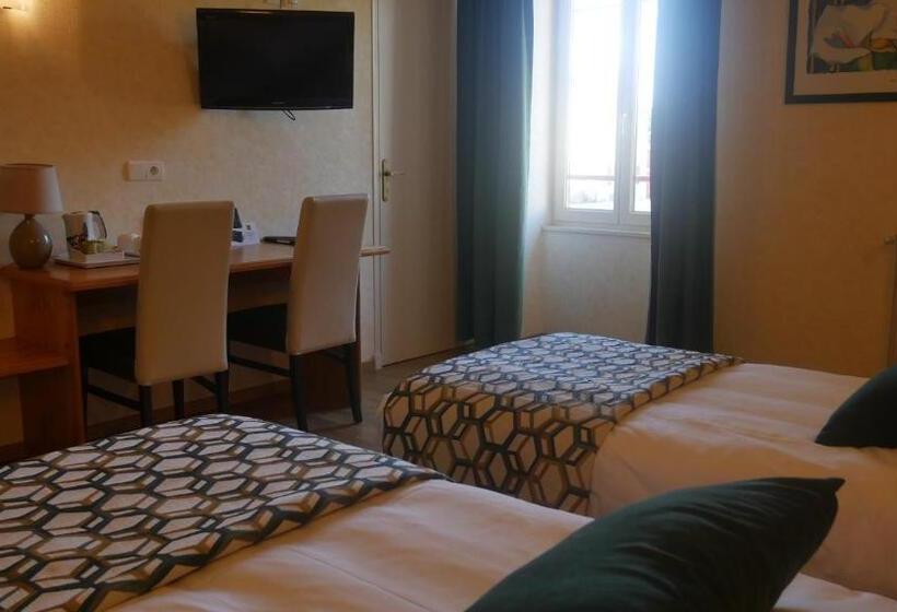 Номер Стандарт, Logis Le Saint Cyr