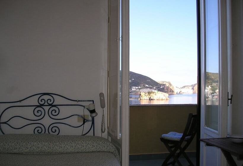 חדר סטנדרטי יחיד עם נוף לים, Mari