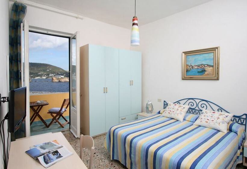 חדר סטנדרט נוף לים, Mari