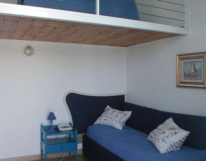 סוויטת ג'וניור נוף לים, Mari