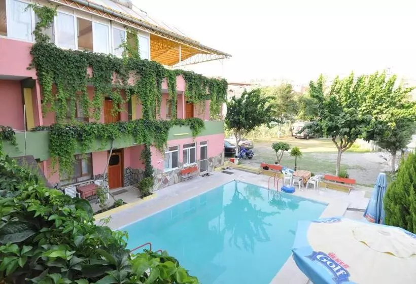 スタンダード4人部屋, Pamukkale