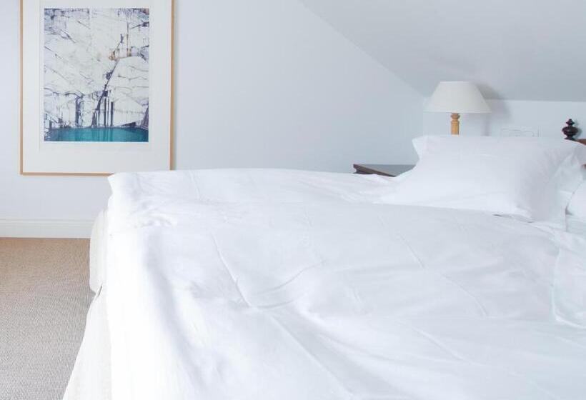 סוויטת ג'וניור, Pädaste Manor