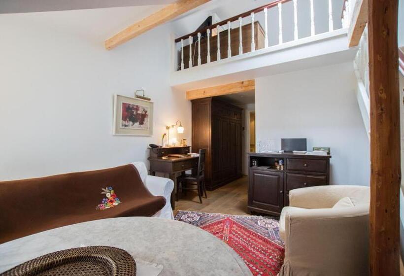 סוויטת ג'וניור, Pädaste Manor