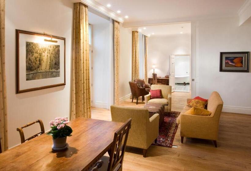 سوئیت پرزیدنت, Pädaste Manor