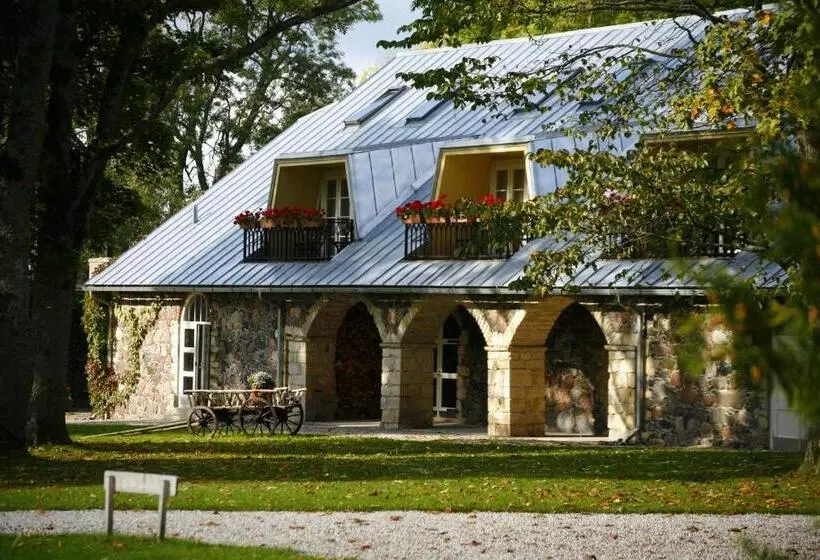 سوییت دوبلکس, Pädaste Manor