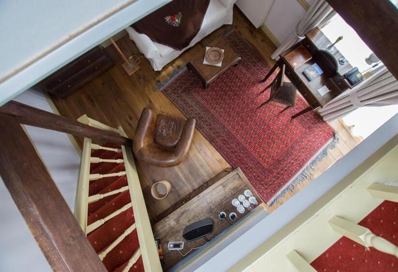 סוויטת דופלקס, Pädaste Manor