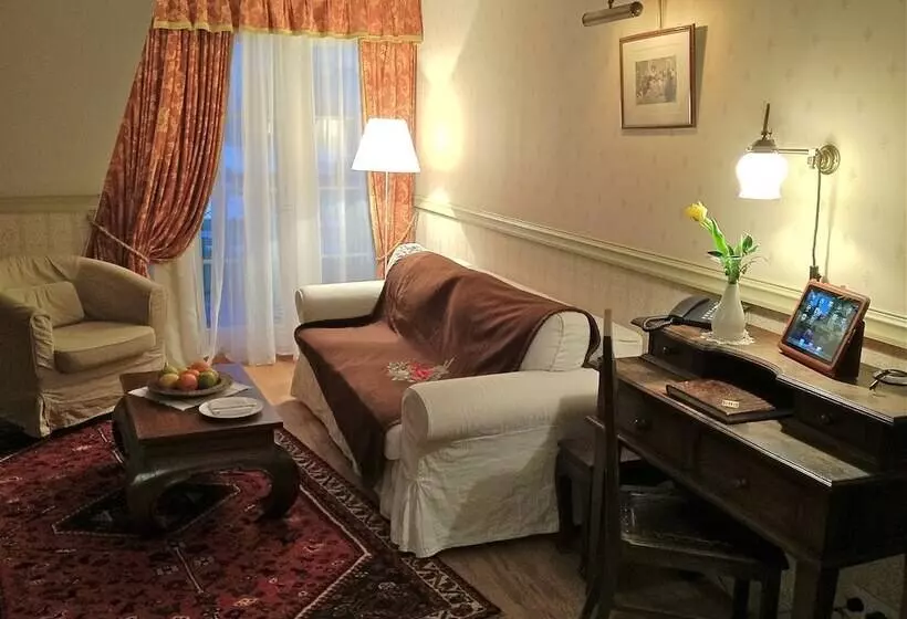 سوییت جونیور, Pädaste Manor