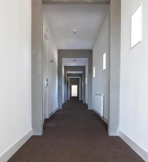 디럭스 룸, Restaurant Lunia