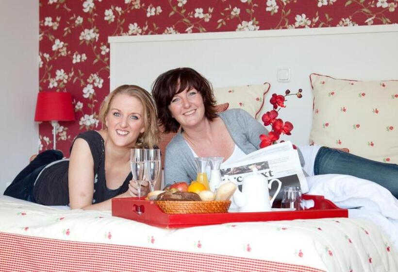 디럭스 룸, Restaurant Lunia