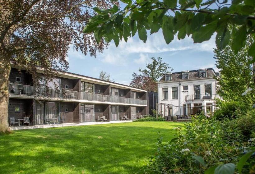 디럭스 룸, Restaurant Lunia