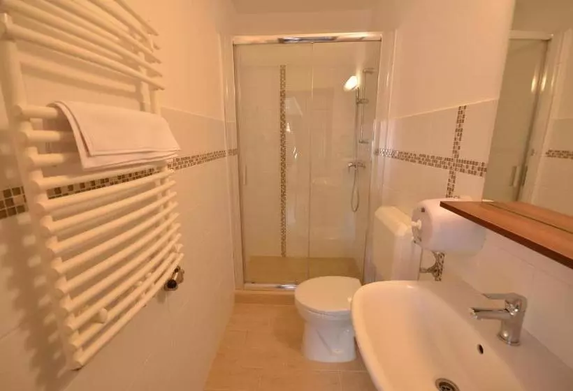اتاق سوپریور یک تخته, Révész Hotel, Restaurant And Rosa Spa