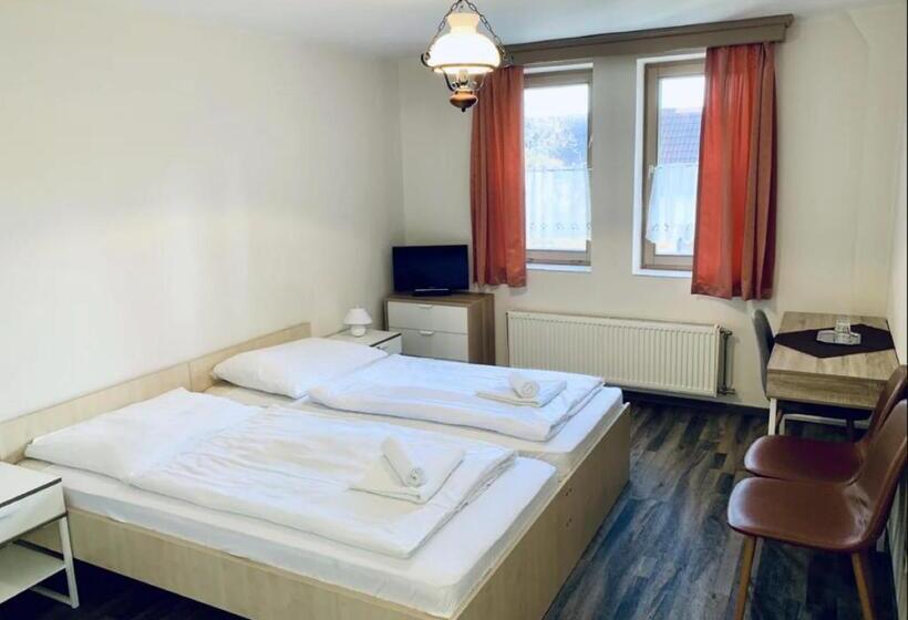 스탠다드 룸, Révész Hotel, Restaurant And Rosa Spa