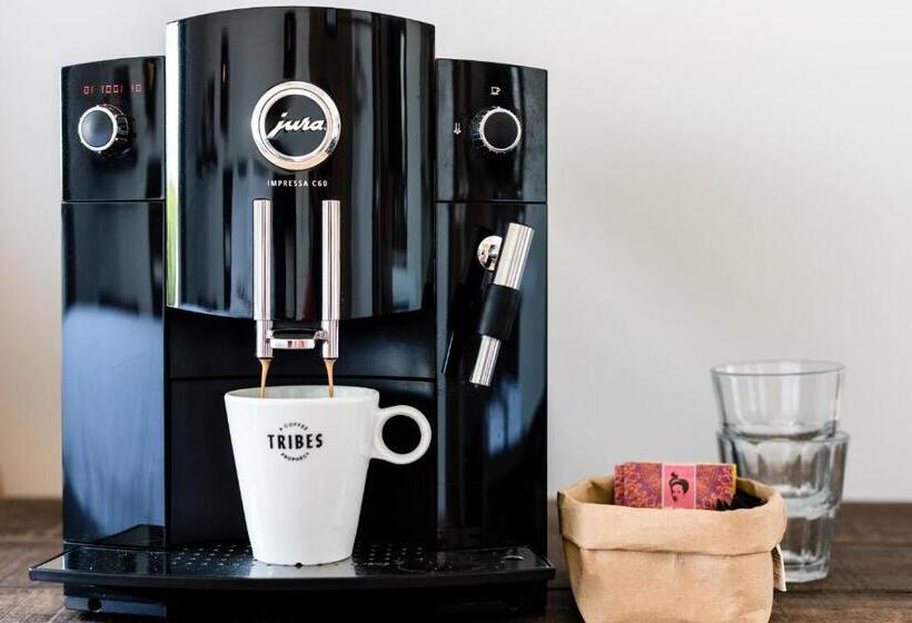 חדר קומפורט, Van Heeckeren