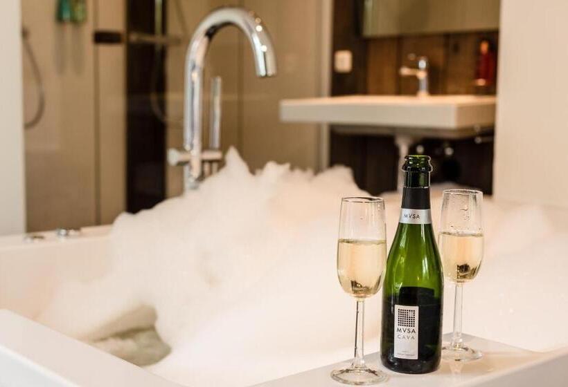 סוויטה דלוקס, Van Heeckeren