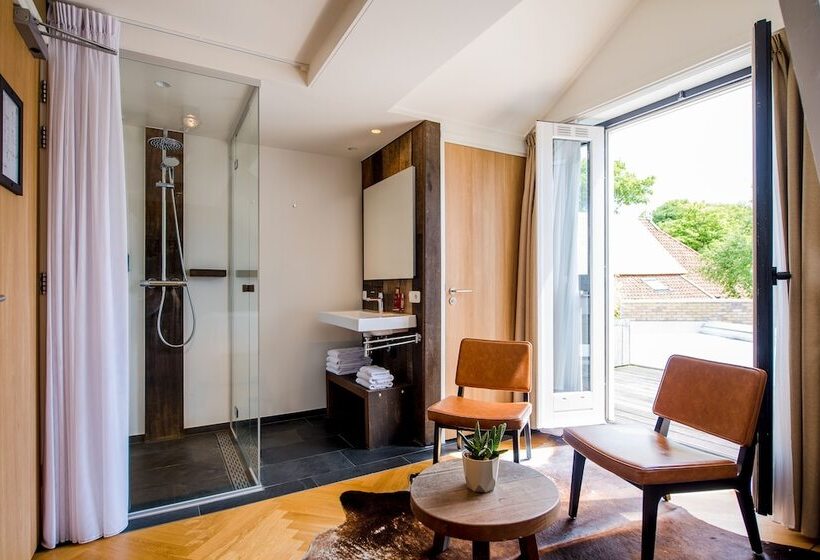 חדר קומפורט, Van Heeckeren