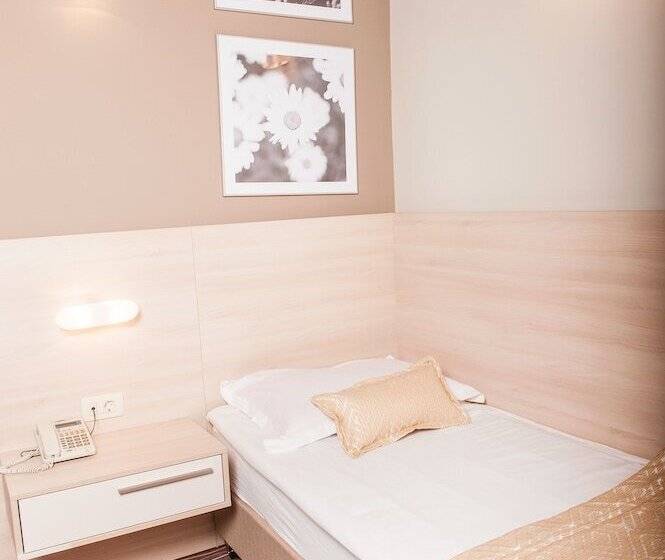 اتاق استاندارد یک نفره, Zagreb  Health & Beauty