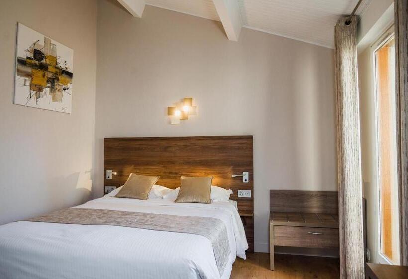 テラス付スーペリアルーム, Logis Hotel Le Petit Casset