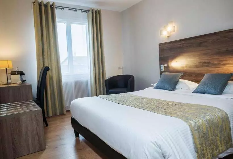 コンフォートルーム, Logis Hotel Le Petit Casset