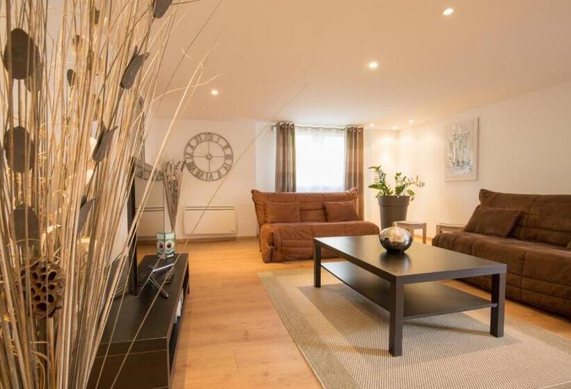 Апартаменты 1 Спальня Нижний Этаж, Logis Hotel Le Petit Casset