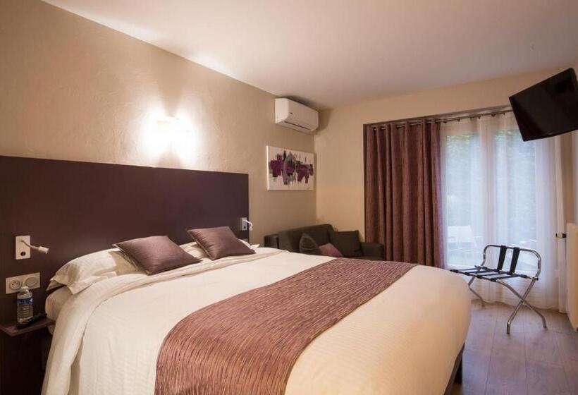 이그제큐티브 트리플, Logis Hotel Le Petit Casset