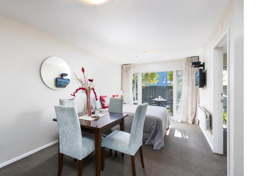 单卧家庭公寓, Chelsea Park Motor Lodge