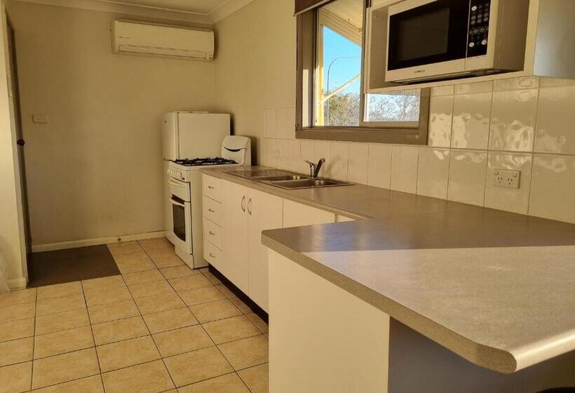 Апартаменты 1 Спальня с Балконом, Park Drive Motel