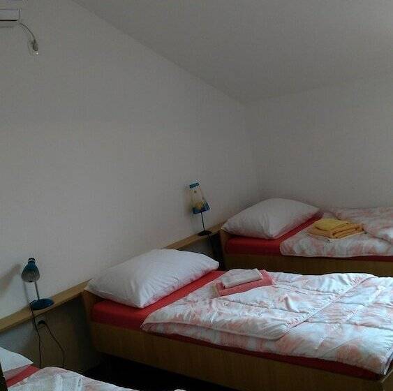 اتاق استاندارد سه نفره, Pansion Ivanka Barac