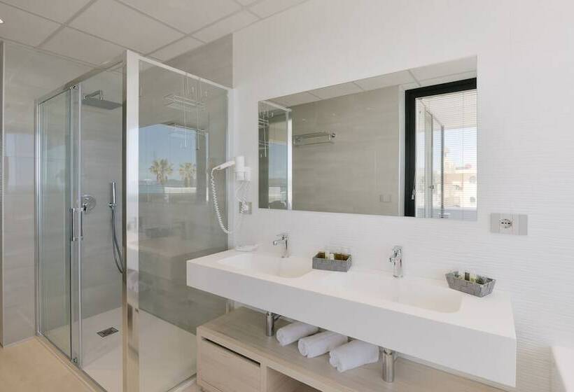 Superior 2-bedroom flat with sea view, Residence Picalè