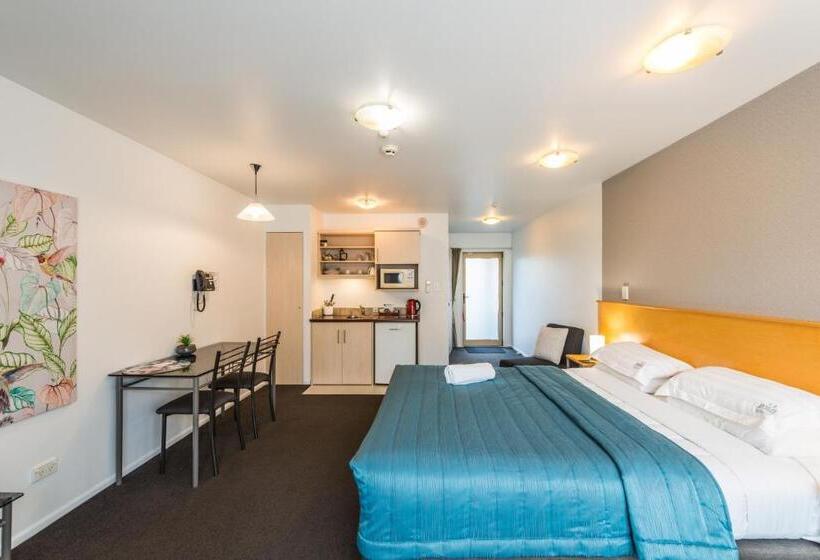 Студия Стандарт, Roma On Riccarton Motel