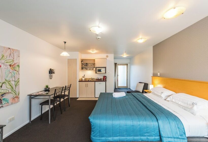 Студия Стандарт, Roma On Riccarton Motel