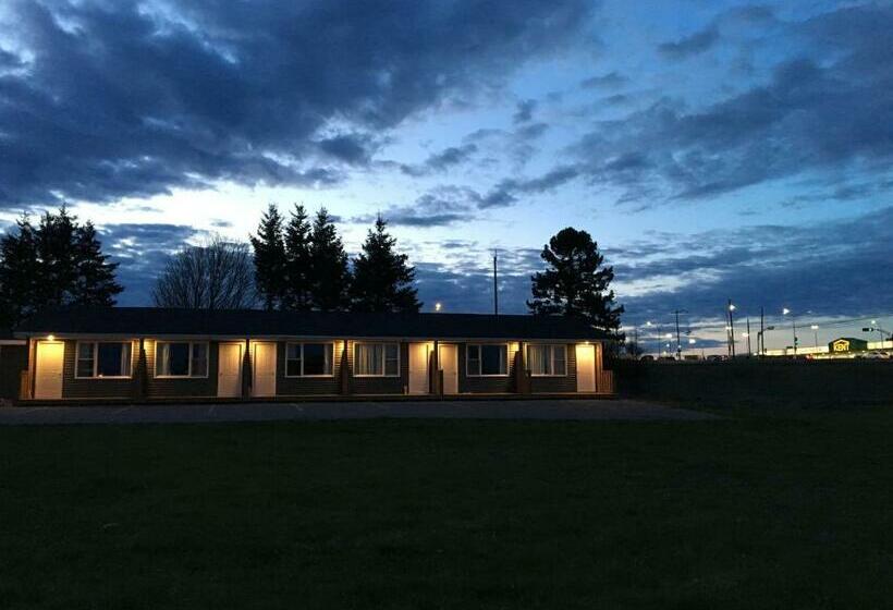 スタンダードルーム, Royalty Maples Cottages And Motel