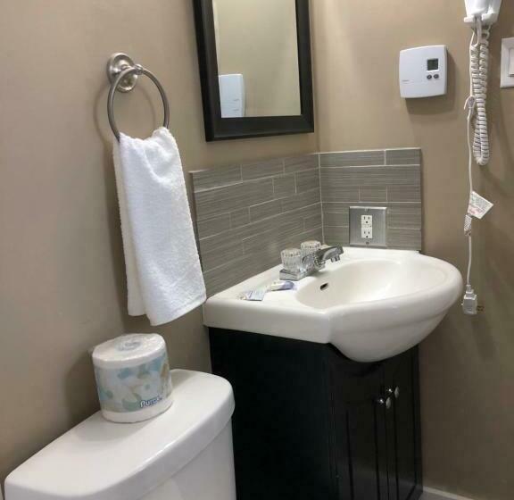 スタンダードルーム, Royalty Maples Cottages And Motel