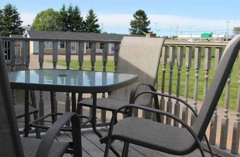 2ベッドルームハウス, Royalty Maples Cottages And Motel