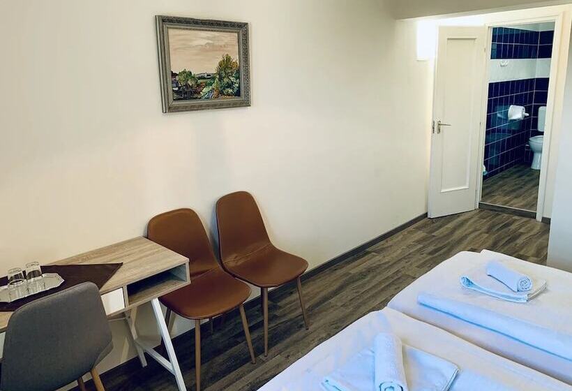 Номер Стандарт, Révész Hotel, Restaurant And Rosa Spa