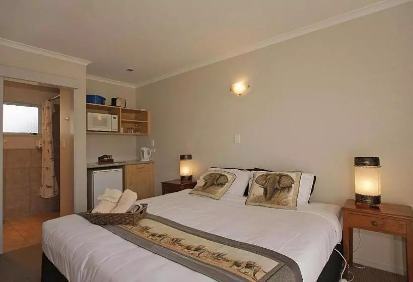 استودیوی لوکس, Big Five Motel