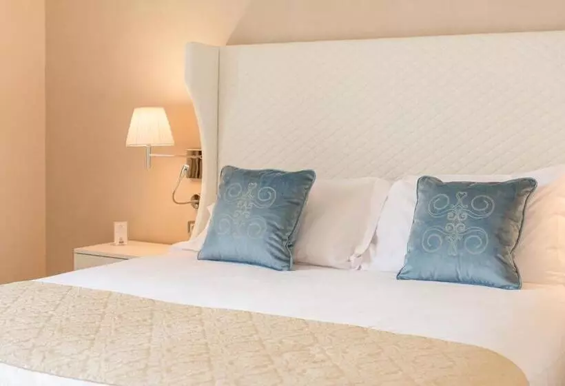 Superior room with lake view, Grand Hotel Fasano