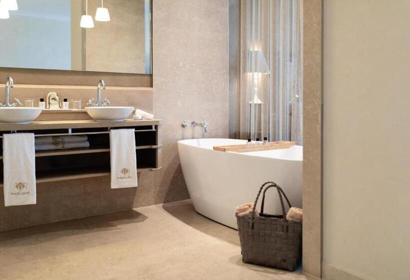 Suite with lake view, Grand Hotel Fasano