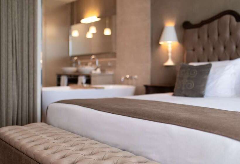 Suite with lake view, Grand Hotel Fasano