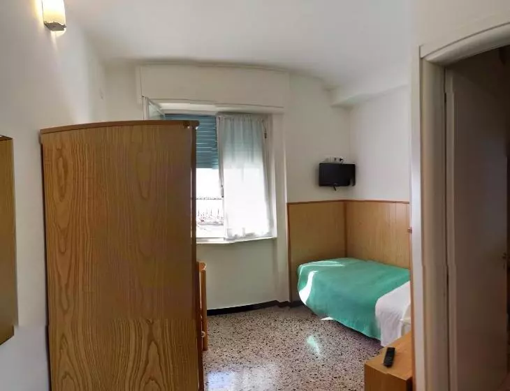 Standard Yhden Hengen Huone, Albergo Anita