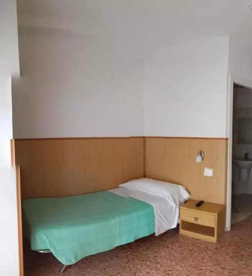 Standard Yhden Hengen Huone Parveke, Albergo Anita