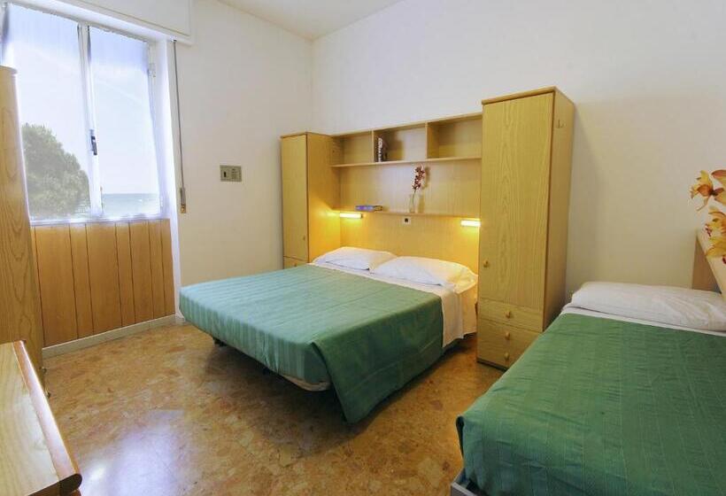 اتاق استاندارد سه نفره, Albergo Anita