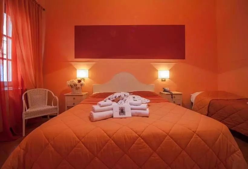 اتاق استاندارد سه نفره, Albergo Etruria