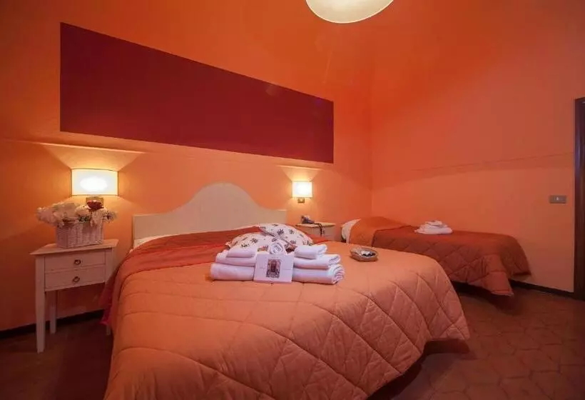 اتاق استاندارد سه نفره, Albergo Etruria