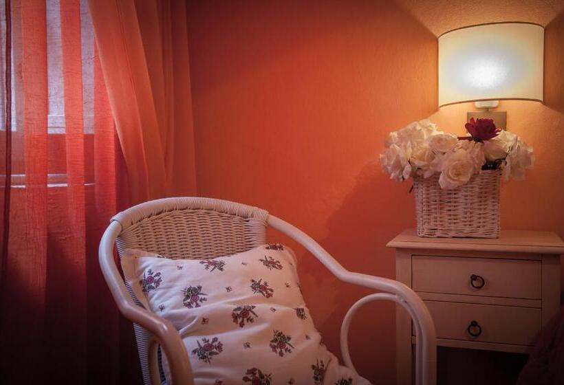 1ベッドルームアパートメントをつなぐ, Albergo Etruria