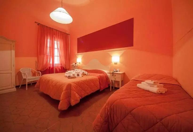 اتاق راحتی سه تخته, Albergo Etruria