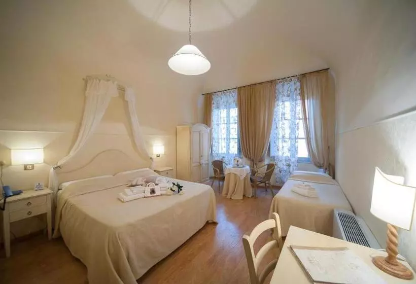اتاق راحتی سه تخته, Albergo Etruria