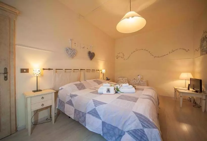 اتاق اکونومی, Albergo Etruria