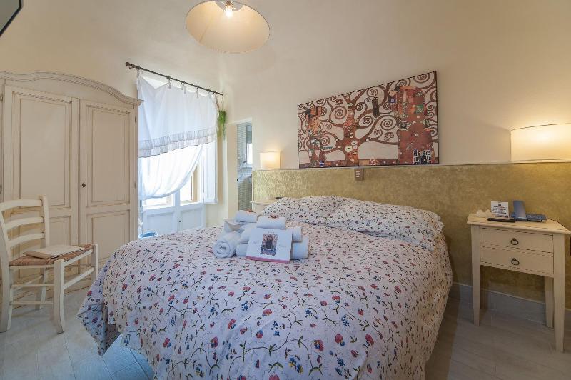 标准单人间, Albergo Etruria