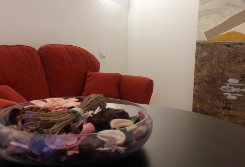 סוויטה דלוקס, Stella Casabono